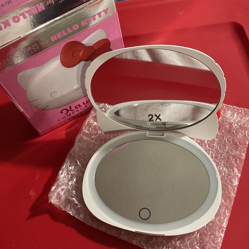 Hello kitty, compact mirror